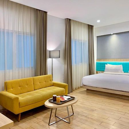 Hotel Santika Kelapa Gading Jakarta Exterior photo