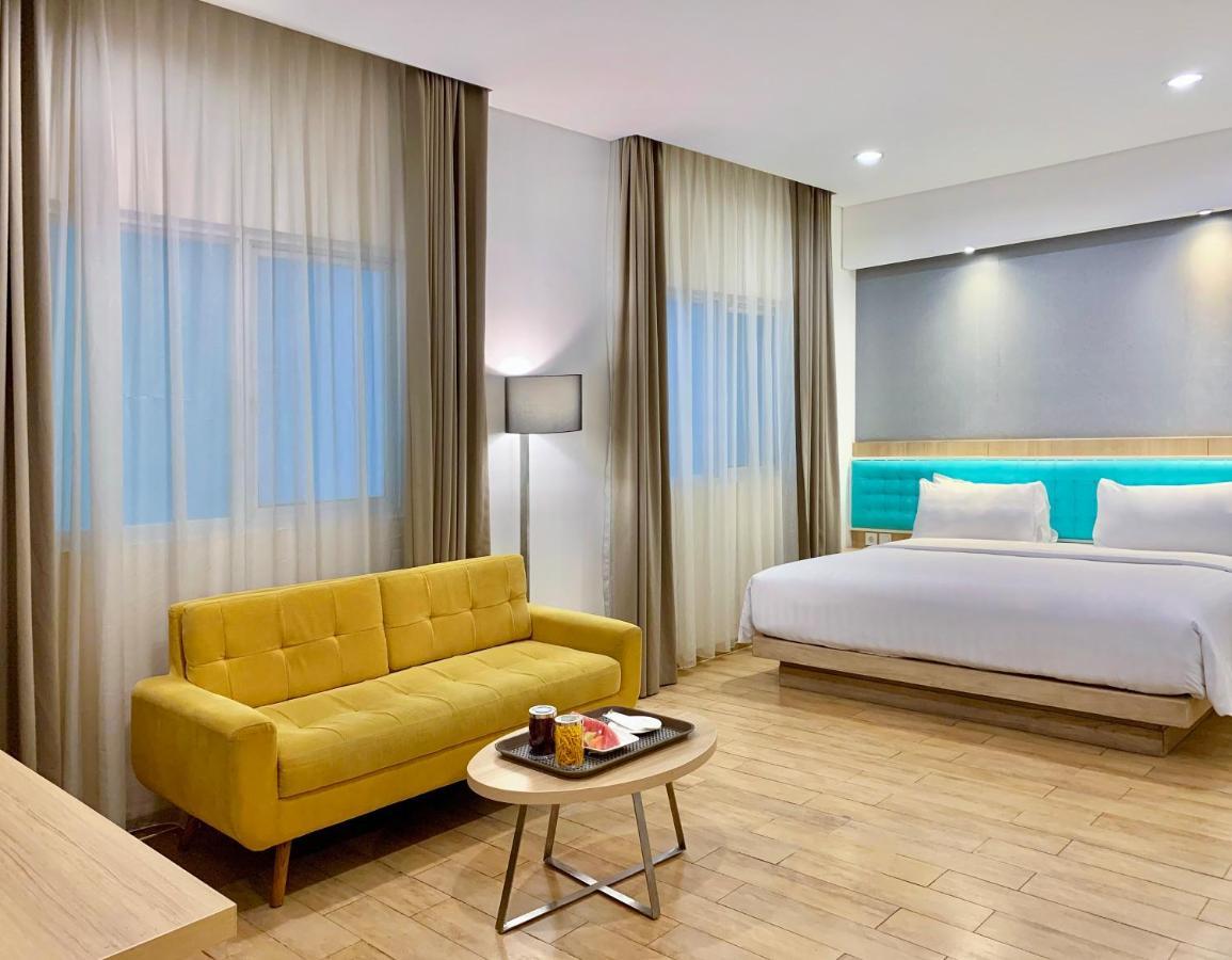 Hotel Santika Kelapa Gading Jakarta Exterior photo