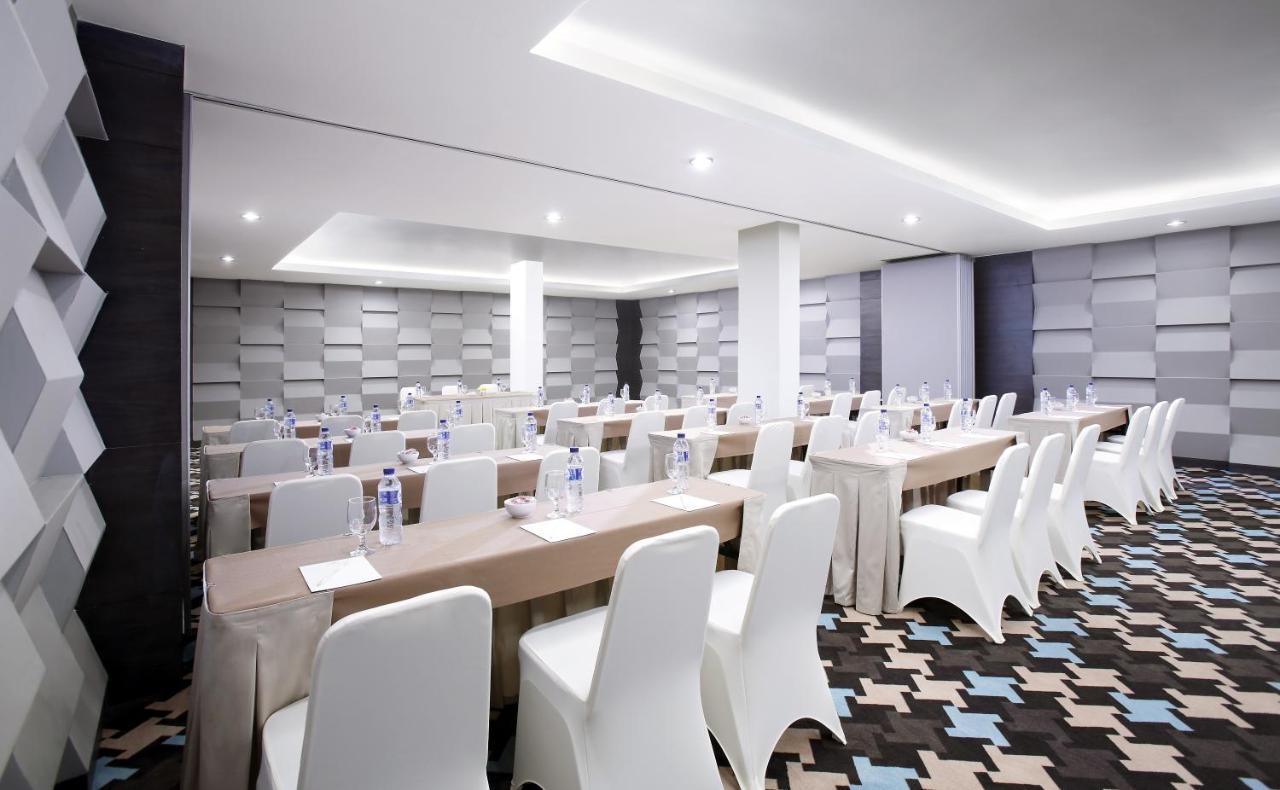 Hotel Santika Kelapa Gading Jakarta Exterior photo