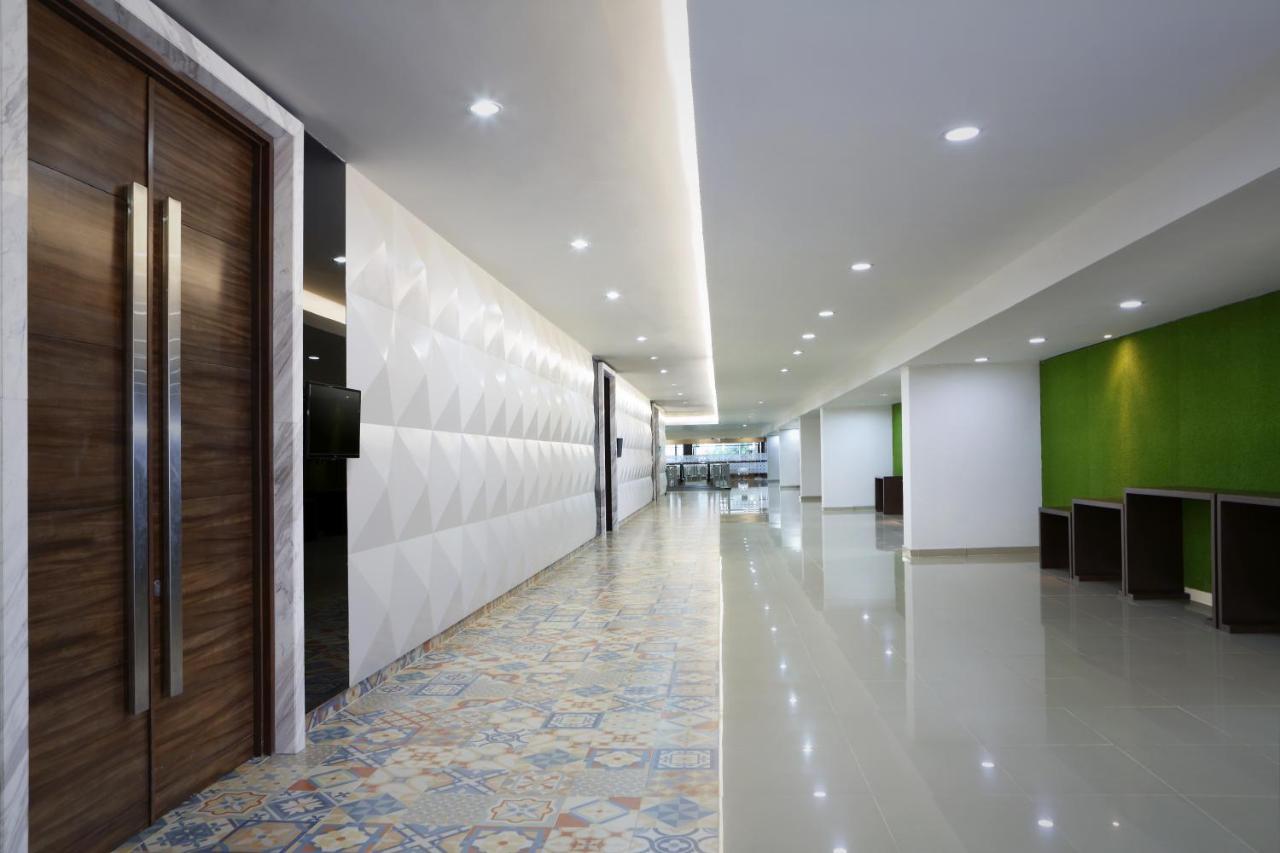 Hotel Santika Kelapa Gading Jakarta Exterior photo