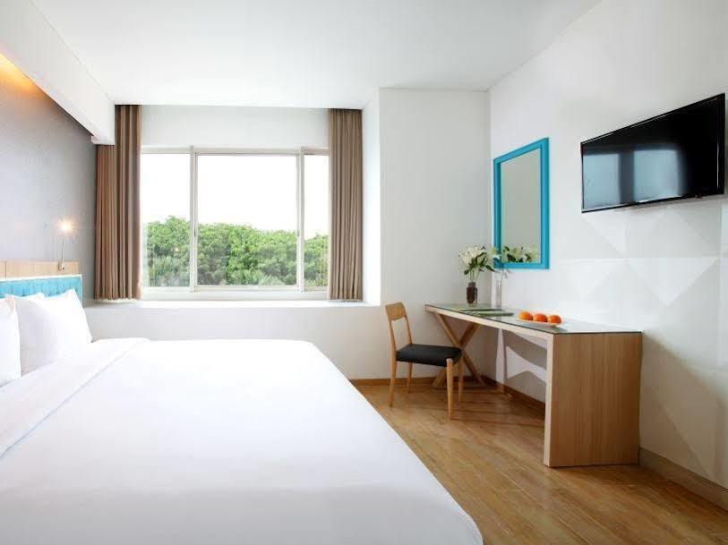 Hotel Santika Kelapa Gading Jakarta Exterior photo