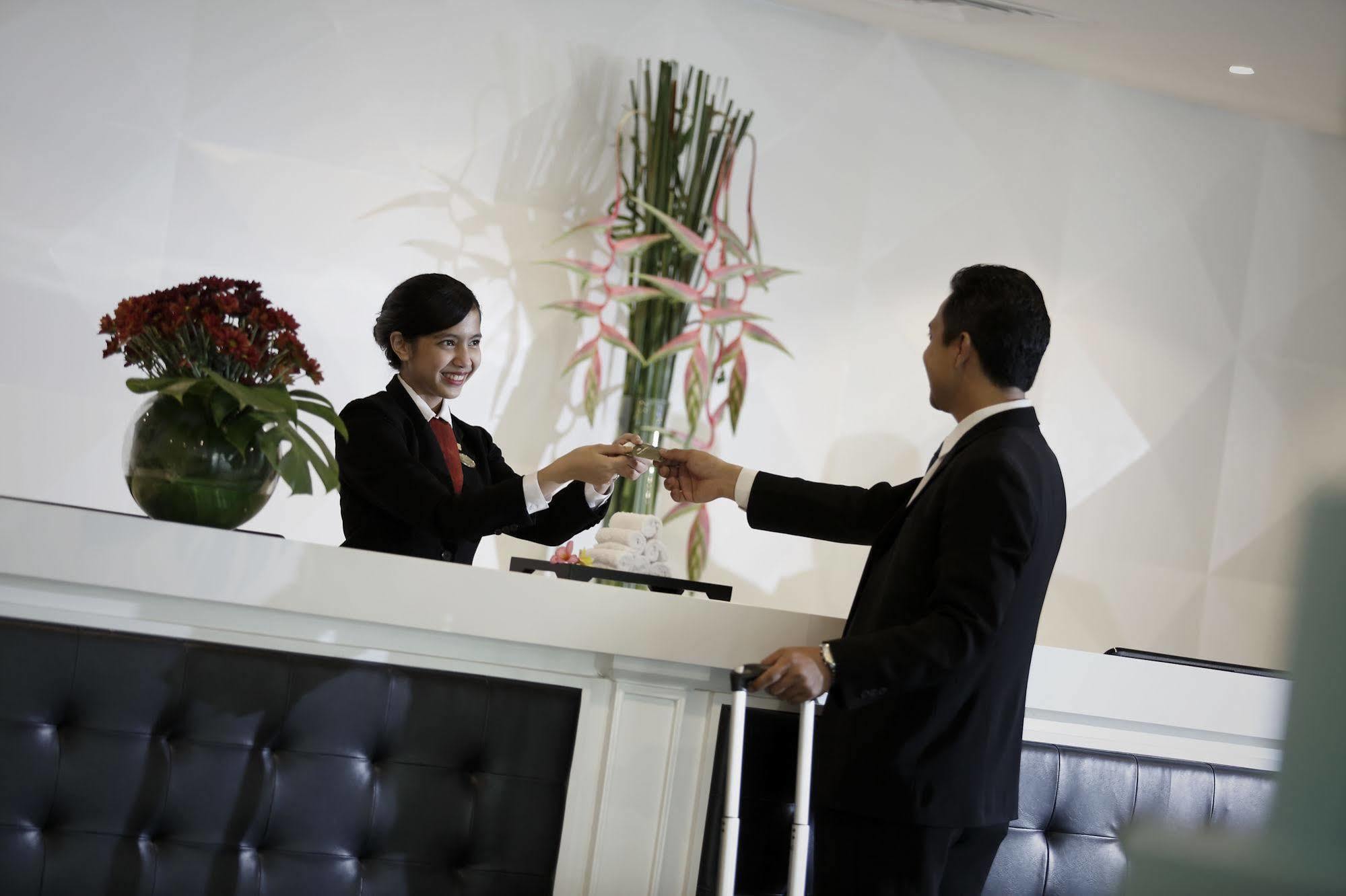 Hotel Santika Kelapa Gading Jakarta Exterior photo