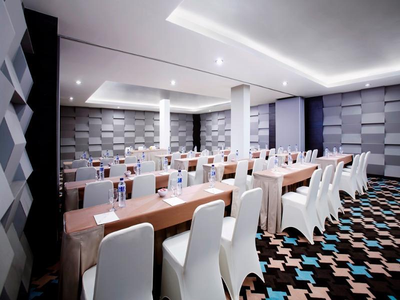 Hotel Santika Kelapa Gading Jakarta Exterior photo